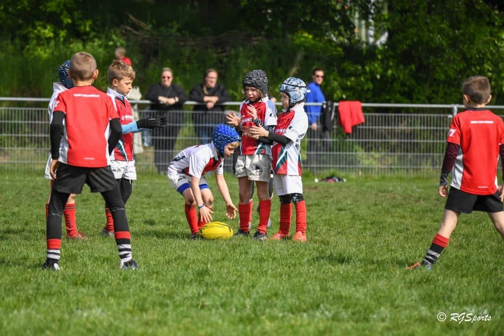 Spelers van de ploeg U6 in actie